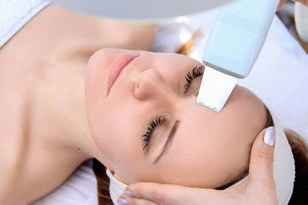 Curățare facială cu ultrasunet